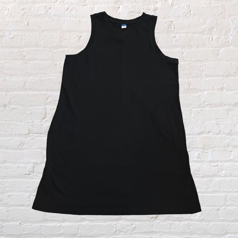 💕 Like 🆕 Old Navy subtle a-line sleeveless pocketed black dress